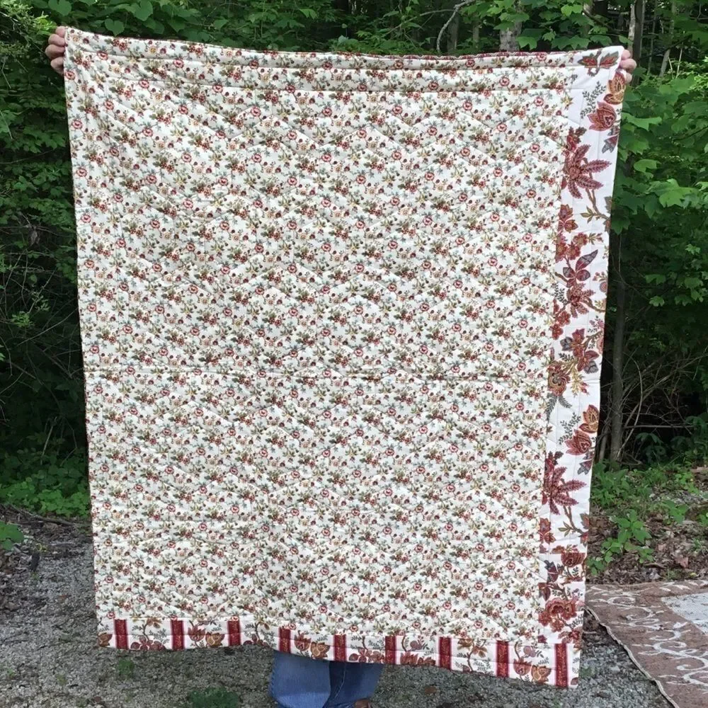 NWT Hand Crafted Elizabethan Tulip Print Quilt